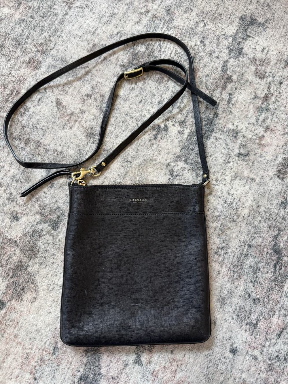 Coach Kitt Cross Grain Leather Messenger Crossbody Bag Festival Minimalist